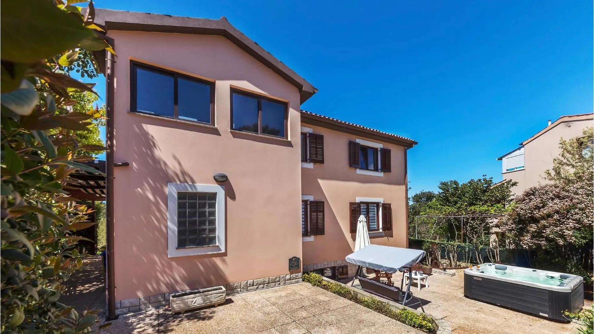 Stunning Apartment In Pula With Jacuzzi Хорватия